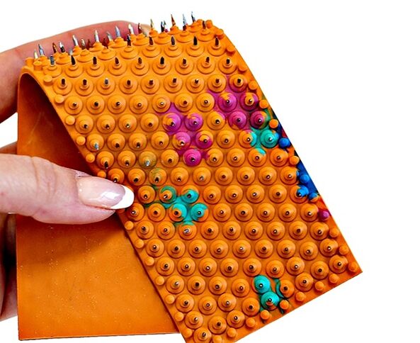 Applicatore per agopuntura per osteocondrosi cervicale